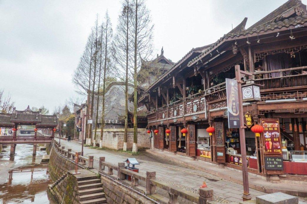 五星红旗迎风飘扬,我爱祖国-专业问答平台
